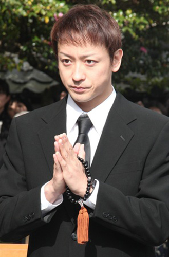 【画像・写真】山本耕史　来年大河で三成役、法要に参加「心を込めて演じます」