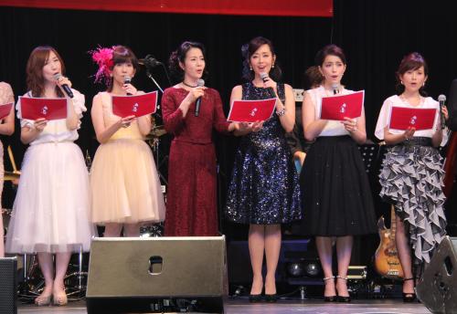 【画像・写真】本田美奈子．さん追悼公演　冬美、伊代ら“感謝”の熱唱