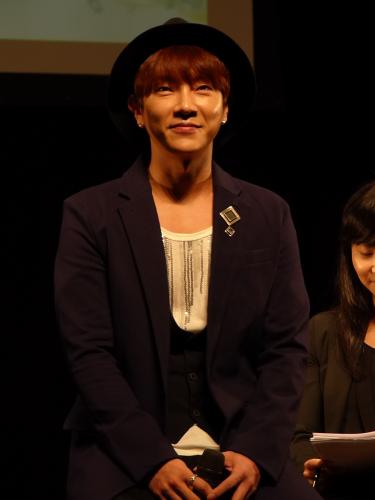 【画像・写真】超新星ユナク「怒った」シャワーシーンのためダイエットしたのに…