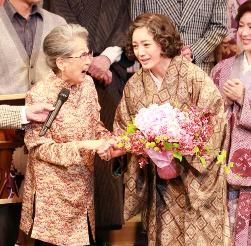 【画像・写真】仲間由紀恵「放浪記」東京公演完走「森さんの精神力を実感」