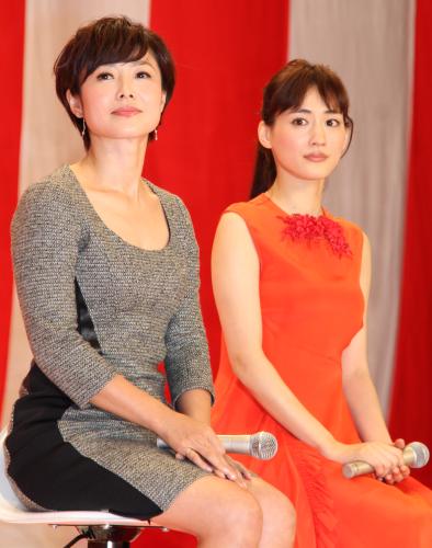 「第６６回ＮＨＫ紅白歌合戦」司会者・出場歌手発表会見の司会者として登壇した有働由美子アナ（左）と綾瀬はるか
