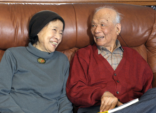 水木しげるさんと妻の武良布枝さん（１３年２月）