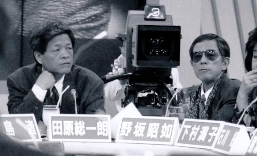 ９２年「朝まで生テレビ」で共演した田原総一朗氏（左）と野坂昭如さん