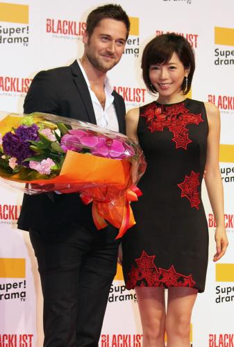 米ドラマ「ブラックリスト」のジャパンプレミアに出演した釈由美子、ライアン・エッゴールド