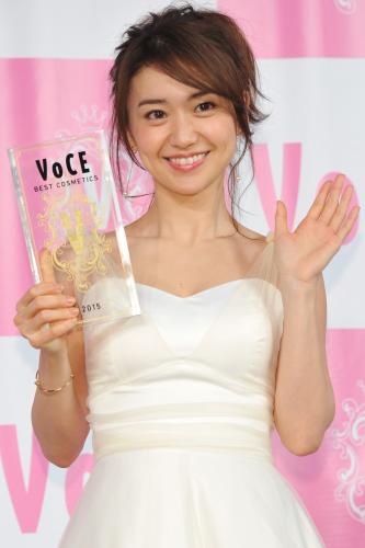 ベストコスメ年間グランプリ授賞式に出席した大島優子