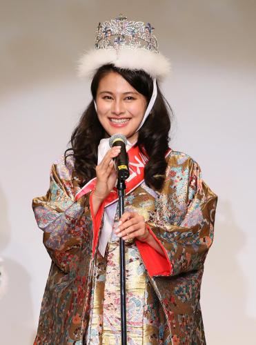 ミス日本グランプリに輝き笑顔で受賞の喜びを語る松野未佳さん