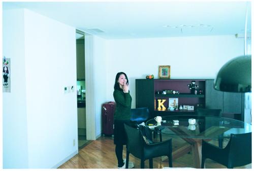 ４日に５０歳の誕生日を迎える小泉今日子。雑誌の特集で自宅を初公開