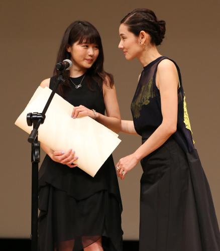 【画像・写真】主演女優賞の有村架純、高校時代振り返り「すごく普通だった」