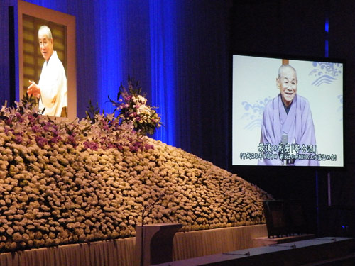 【画像・写真】春団治さんしのぶ会　桂福団治「あの世から見守ってくれなはれ」