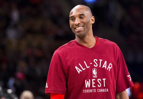 【画像・写真】「ブラックマンバ」に敬意　ラップ歌手が“コービージャケット”着用