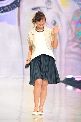 【画像・写真】加藤夏希　神コレで妊娠発表　感涙のランウェー