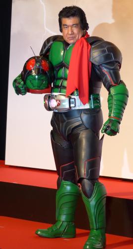 「仮面ライダー１号」の完成披露イベントにライダースーツ姿で登場した藤岡弘、