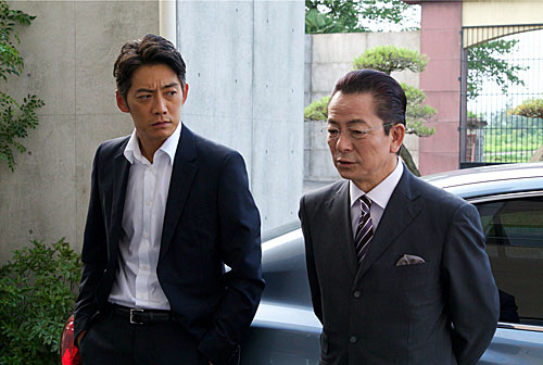 「相棒ｓｅａｓｏｎ１４」でコンビを組む反町隆史（左）と水谷豊（Ｃ）テレビ朝日