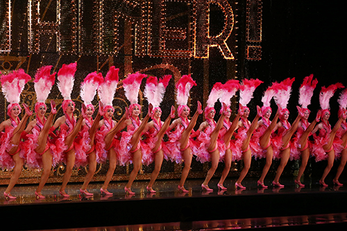 宝塚第１０２期生がデビュー ピンク衣装で華やかラインダンス スポニチ Sponichi Annex 芸能
