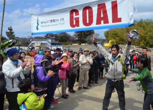 【画像・写真】なすび「潮風トレイル」９００キロ踏破　４４日かけ“みちのく一人旅”