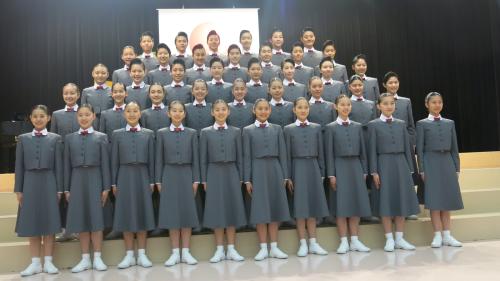 宝塚音楽学校の入学式に出席した第１０４期生４０人のタカラジェンヌの卵たち
