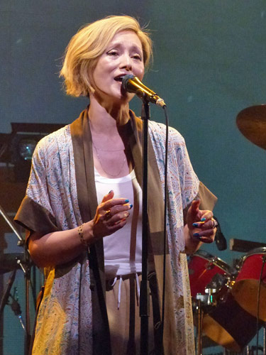 【画像・写真】夏木マリ　２３日の熊本公演を延期「非常に残念」