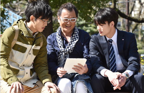 「ゆとりですがなにか」に出演する（左から）松坂桃李、吉田鋼太郎、岡田将生（Ｃ）日本テレビ