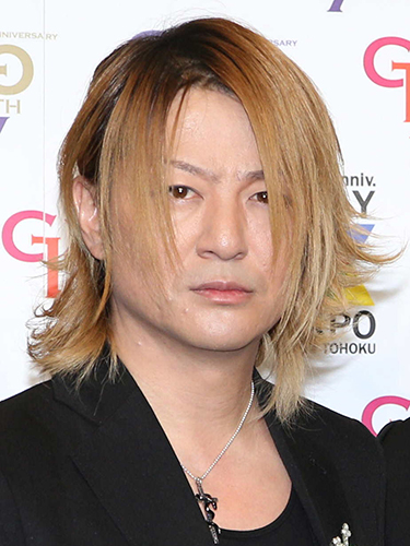 【画像・写真】ＴＥＲＵ　新エンブレムと15年前発売曲のジャケットとの“偶然”喜ぶ