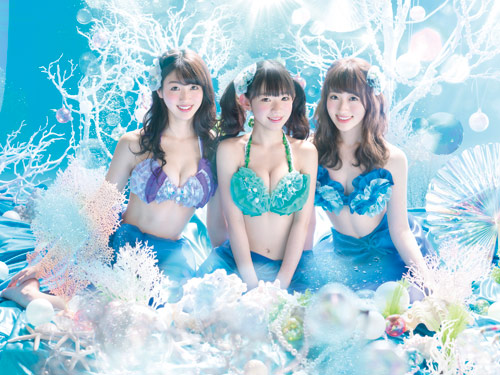 新曲「青春マーメイド」で、「候補生」としては初めてシングルのジャケットを飾る放課後プリンセスの（左から）関根ささら、長澤茉里奈、小島まゆみ