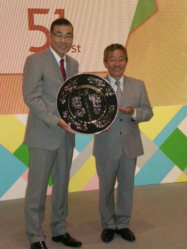 史上最多４度目の上方漫才大賞に輝いた「オール阪神・巨人」のオール巨人（左）とオール阪神