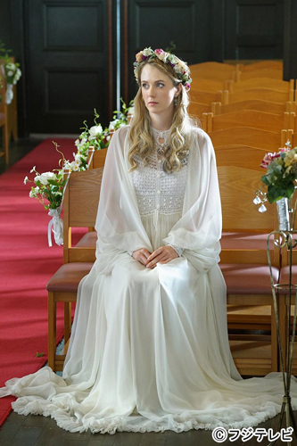 【画像・写真】シャーロット、ウエディングドレス姿初披露「とてもラブリー」