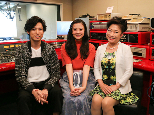 ＡＢＣ創立６５周年記念ラジオドラマに出演する（左から）桐山漣、清水富美加、山村紅葉