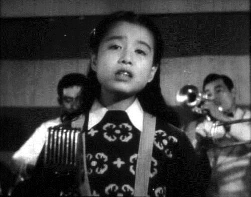 １９５０年公開の映画「南海の情火」に出演した美空ひばりさん（神戸映画資料館提供）