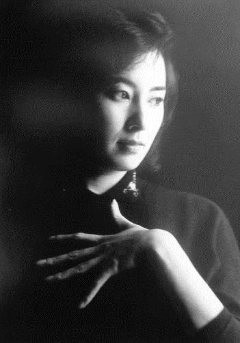 【画像・写真】白川由美さん通夜　祭壇に２０代前半の遺影　松嶋菜々子ら参列