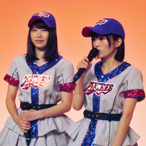 テレビ朝日系「熱闘甲子園」のテーマ曲でＷセンターを務める横山由依（左）と山本彩