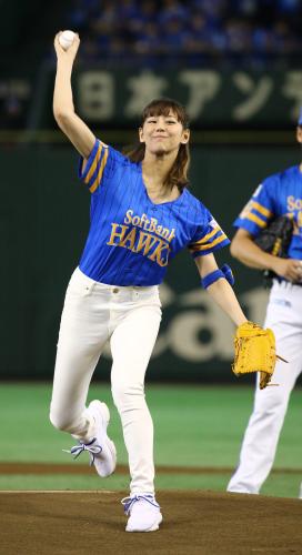 【画像・写真】西内まりや　ダメダメ始球式「悔しさを通り越しました」