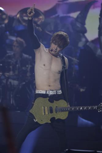 【画像・写真】ＧＡＣＫＴ　義経演じる映像とライブ融合　１万２０００人熱狂