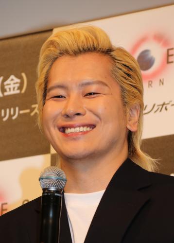 【画像・写真】カズレーザー　小島よしおの“海の日婚”は「一生海パン一丁でやる決意」