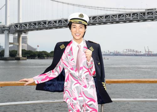 【画像・写真】山内惠介、船上クルーズにファン３０人招待「船の次は飛行機？」