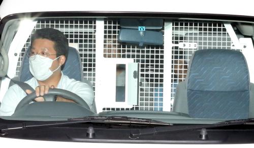 【画像・写真】高畑裕太容疑者を送検　車内でうつむかずに前を見つめ…