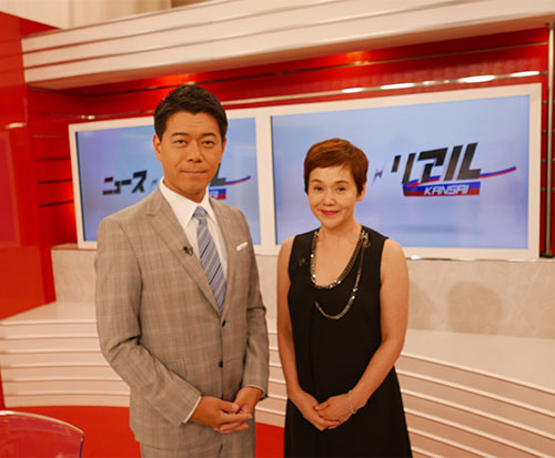 テレビ大阪「ニュースリアル」長谷川豊（左）と大竹しのぶ