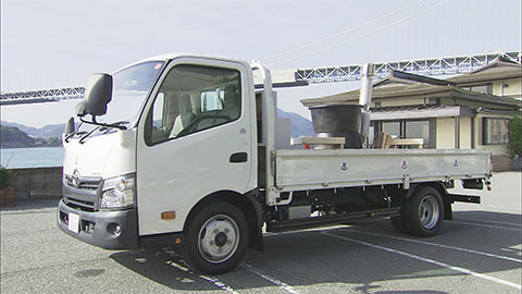 五右衛門風呂を運ぶ２トントラック（Ｃ）広島テレビ