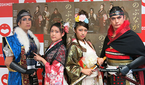 コラボ公演発表会見に登場した（左から）田中尚樹、南園みちな、福本愛菜、岩部彰