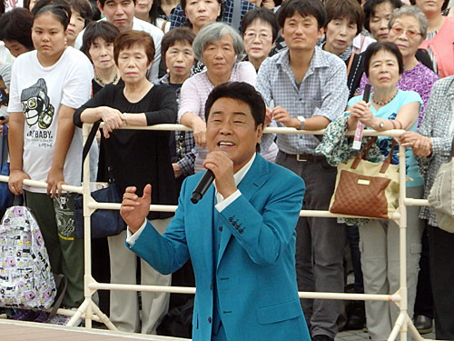 【画像・写真】イベント中は雨降らず“晴れ男”五木ひろし「強運ぶりを感じる」