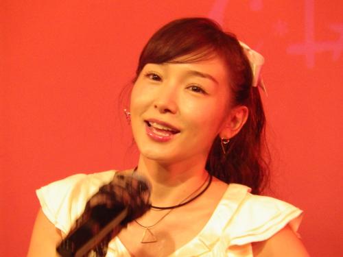 【画像・写真】加護亜依　第２子妊娠、再婚後初ライブで報告「実はぽっこりしてます」