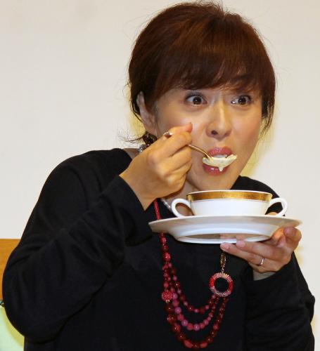 「冷凍食品の日」ＰＲイベントに出演した松本明子