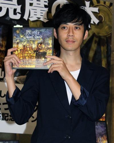 最新絵本「えんとつ町のプペル」の発売記念サイン会を開いたキングコング・西野亮廣