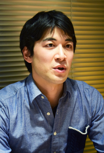 舞台を中心に活躍する俳優・吉田悟郎。「Amazonプライム」CMで注目を集める