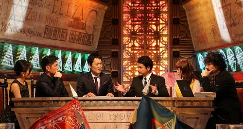 関（右から３人目）の話に耳を傾ける共演者たち（Ｃ）テレビ東京