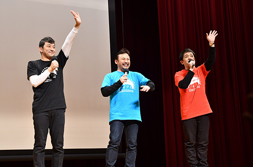 トークショーを行った“真田カローズ”（左から）迫田孝也、高木渉、大野泰広