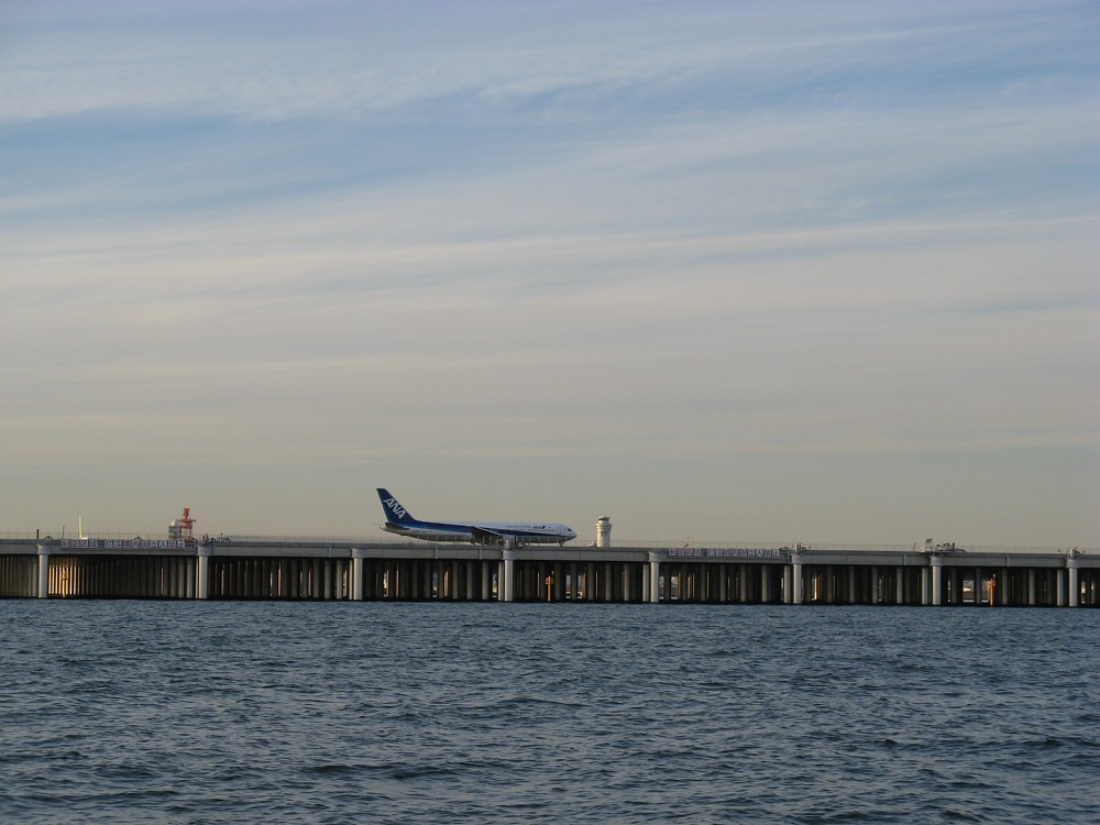 【画像・写真】東京湾から眺める日本一と二番目、そして不思議な神殿