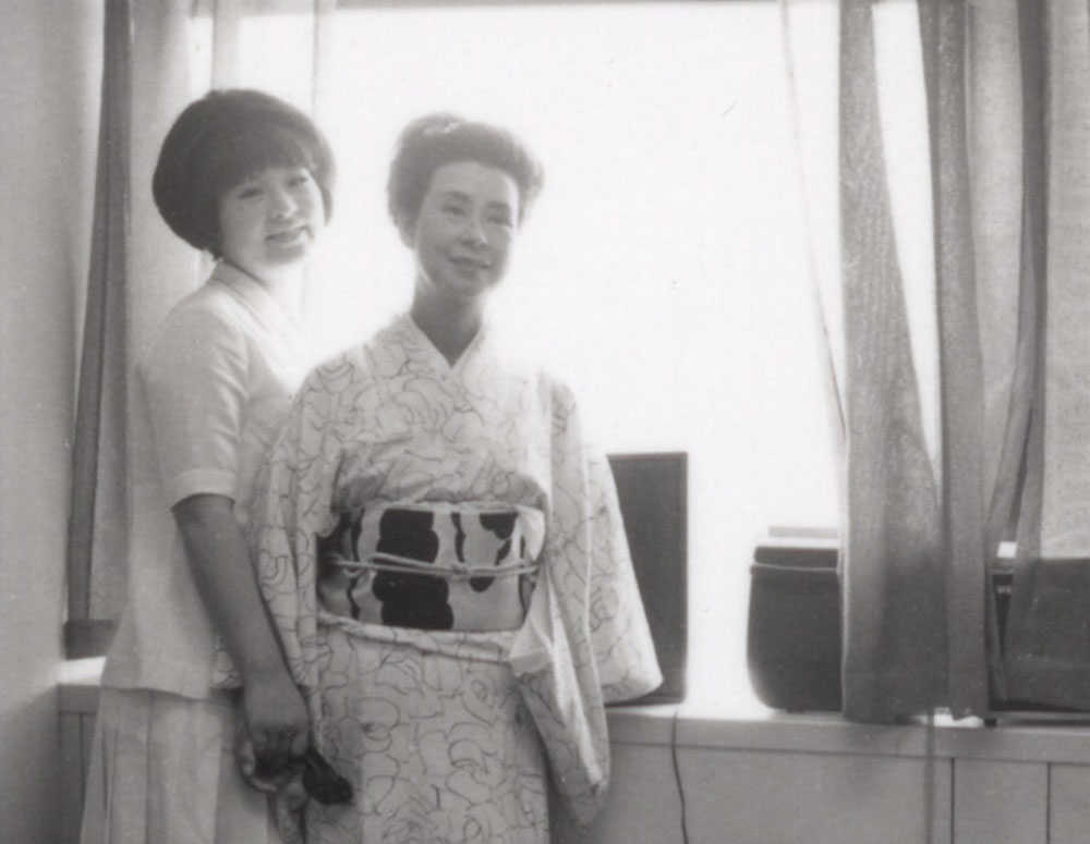 弘田三枝子と母のヨシコさん