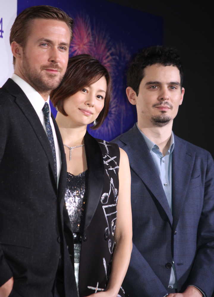 米映画「ラ・ラ・ランド」ジャパンプレミアに登壇した（左から）ライアン・ゴズリング、米倉涼子、デイミアン・チャゼル監督