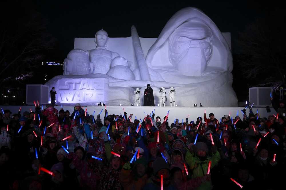 【画像・写真】４０周年に…巨大雪像「白いスター・ウォーズ」オープニングセレモニー　