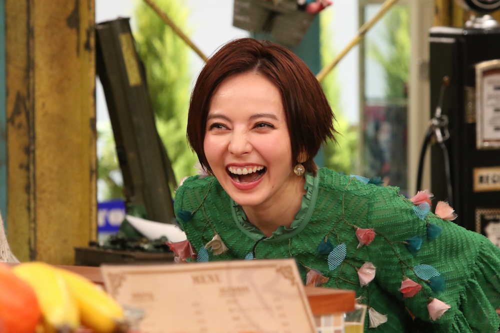 【画像・写真】ベッキー、ナイナイ岡村と１年半ぶり再会　カンテレ「おかべろ」出演